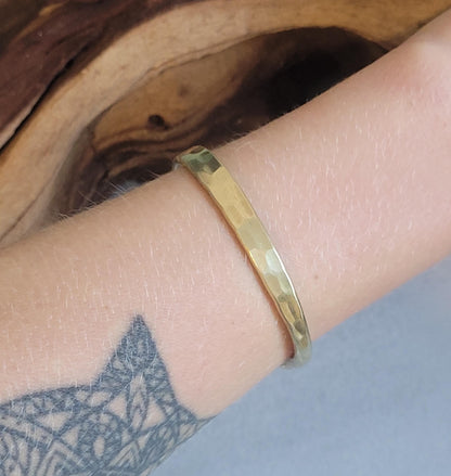 Gold bracelet / Hammered jewellery / Adjustable / Simple bracelet / Minimal / Gift / Simple / Minimalist / Pretty / Brass / Golden