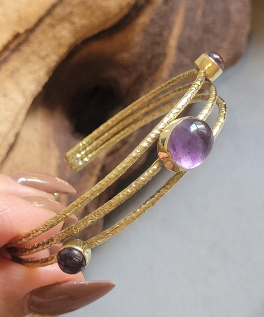 Golden cuff bracelet / Elegant / Hammered style / Luxurious / Gift / Gifting / Boho / Ethnic style / Brass / Gold / Pretty