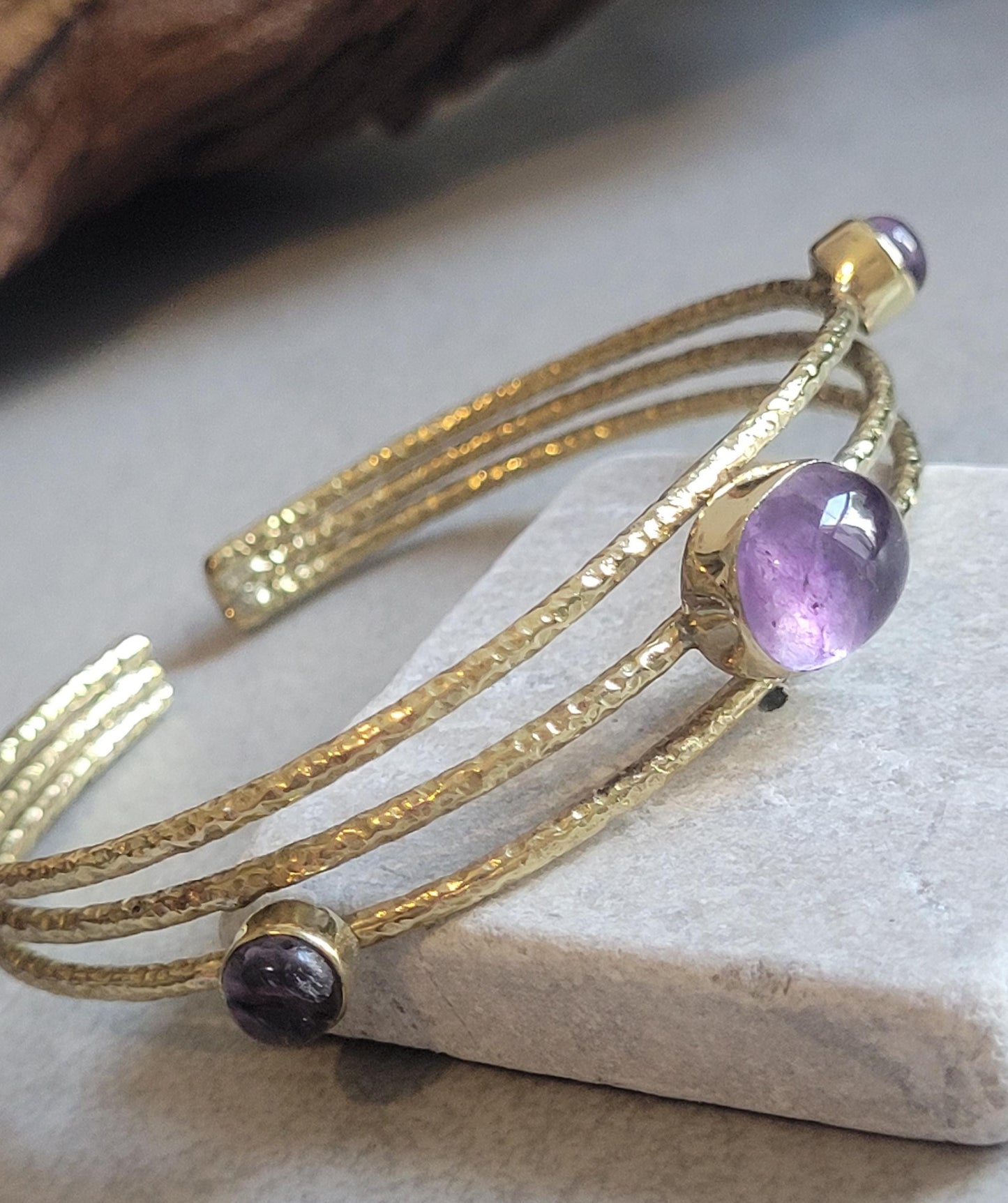 Golden cuff bracelet / Elegant / Hammered style / Luxurious / Gift / Gifting / Boho / Ethnic style / Brass / Gold / Pretty