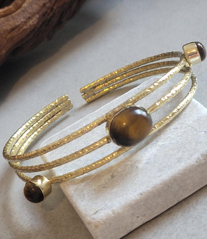 Golden cuff bracelet / Elegant / Hammered style / Luxurious / Gift / Gifting / Boho / Ethnic style / Brass / Gold / Pretty