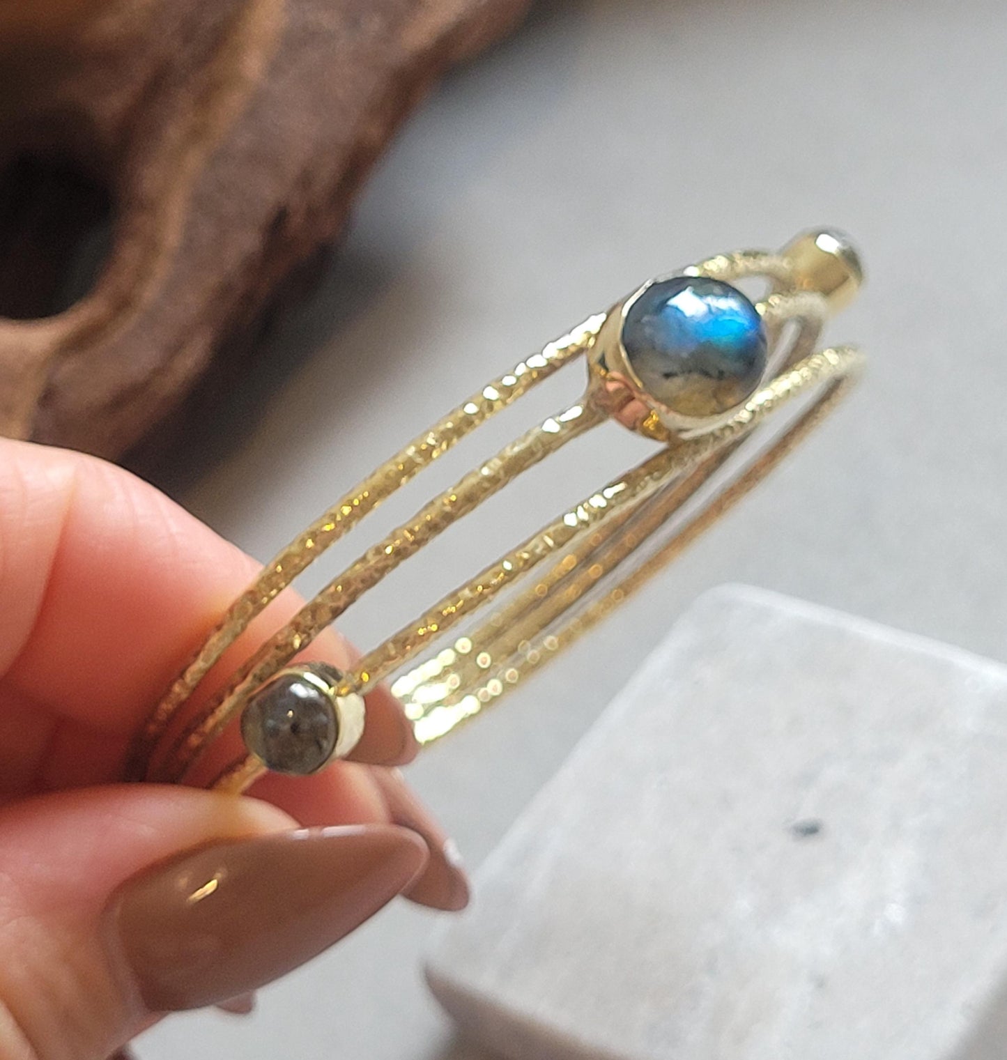 Golden cuff bracelet / Elegant / Hammered style / Luxurious / Gift / Gifting / Boho / Ethnic style / Brass / Gold / Pretty