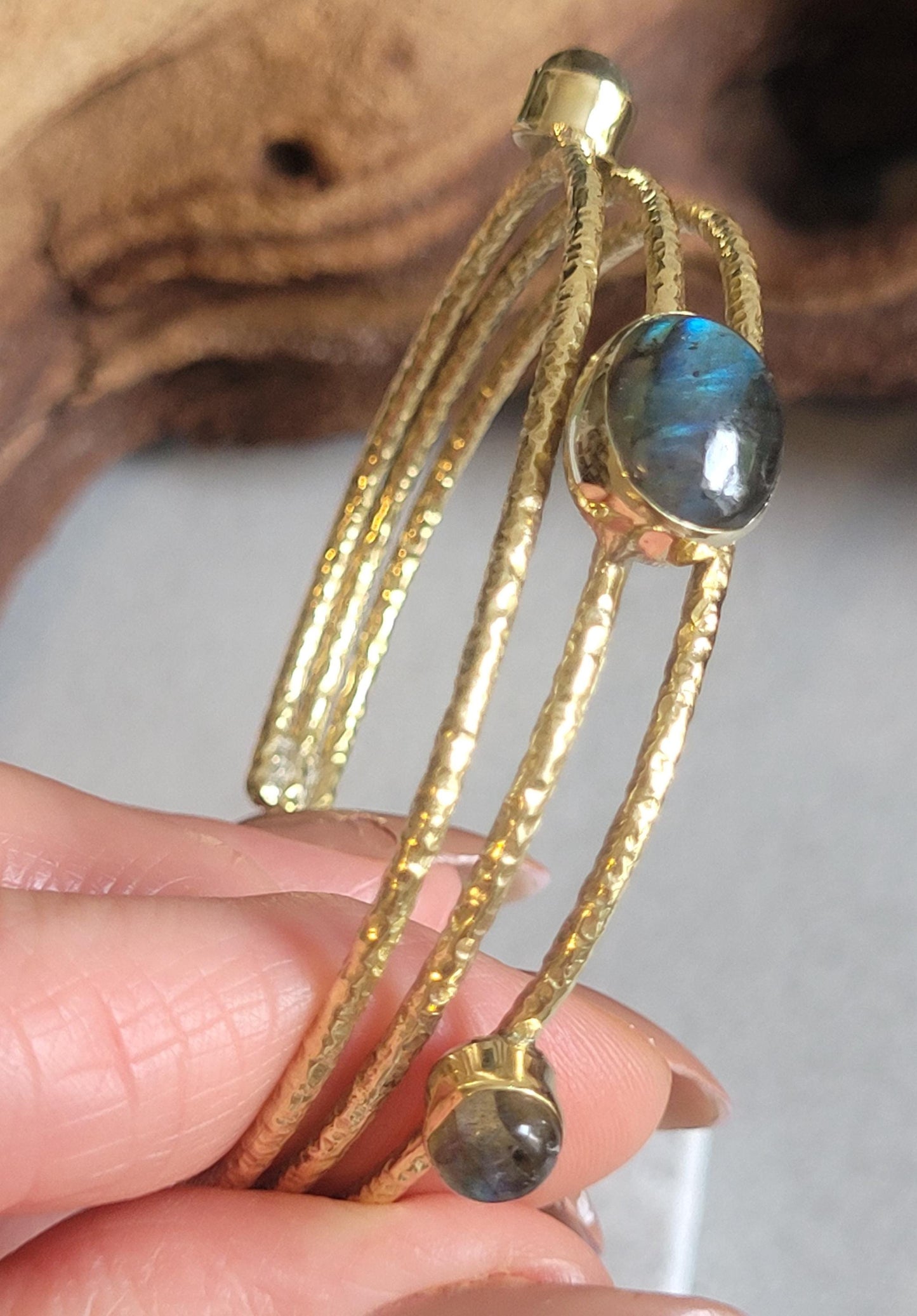 Golden cuff bracelet / Elegant / Hammered style / Luxurious / Gift / Gifting / Boho / Ethnic style / Brass / Gold / Pretty