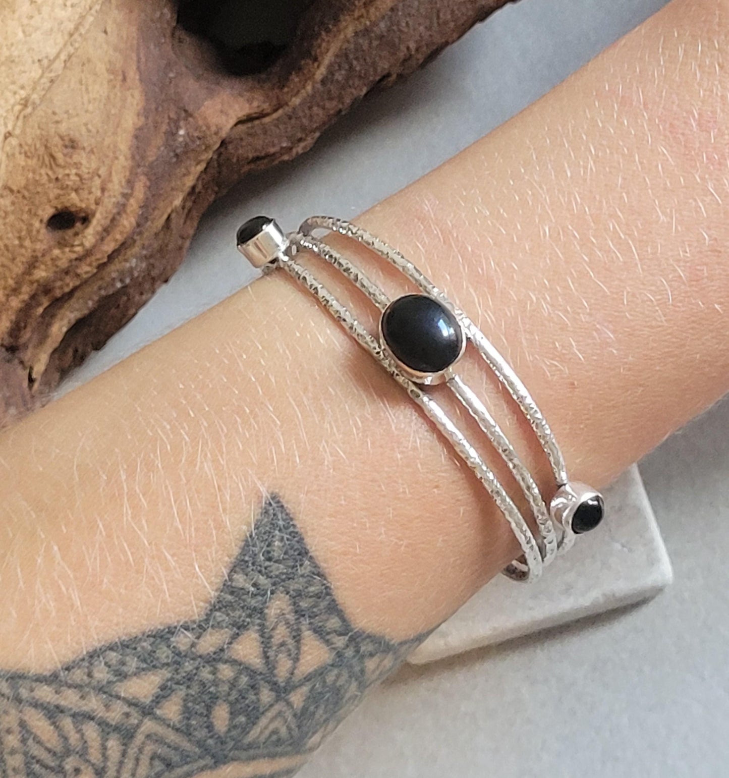 Silver cuff bracelet / Elegant / Hammered style / Luxurious / Gift / Gifting / Boho / Ethnic style / Bangle / Silver / Pretty