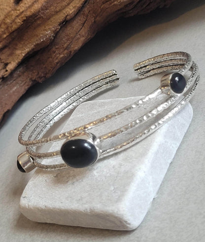 Silver cuff bracelet / Elegant / Hammered style / Luxurious / Gift / Gifting / Boho / Ethnic style / Bangle / Silver / Pretty