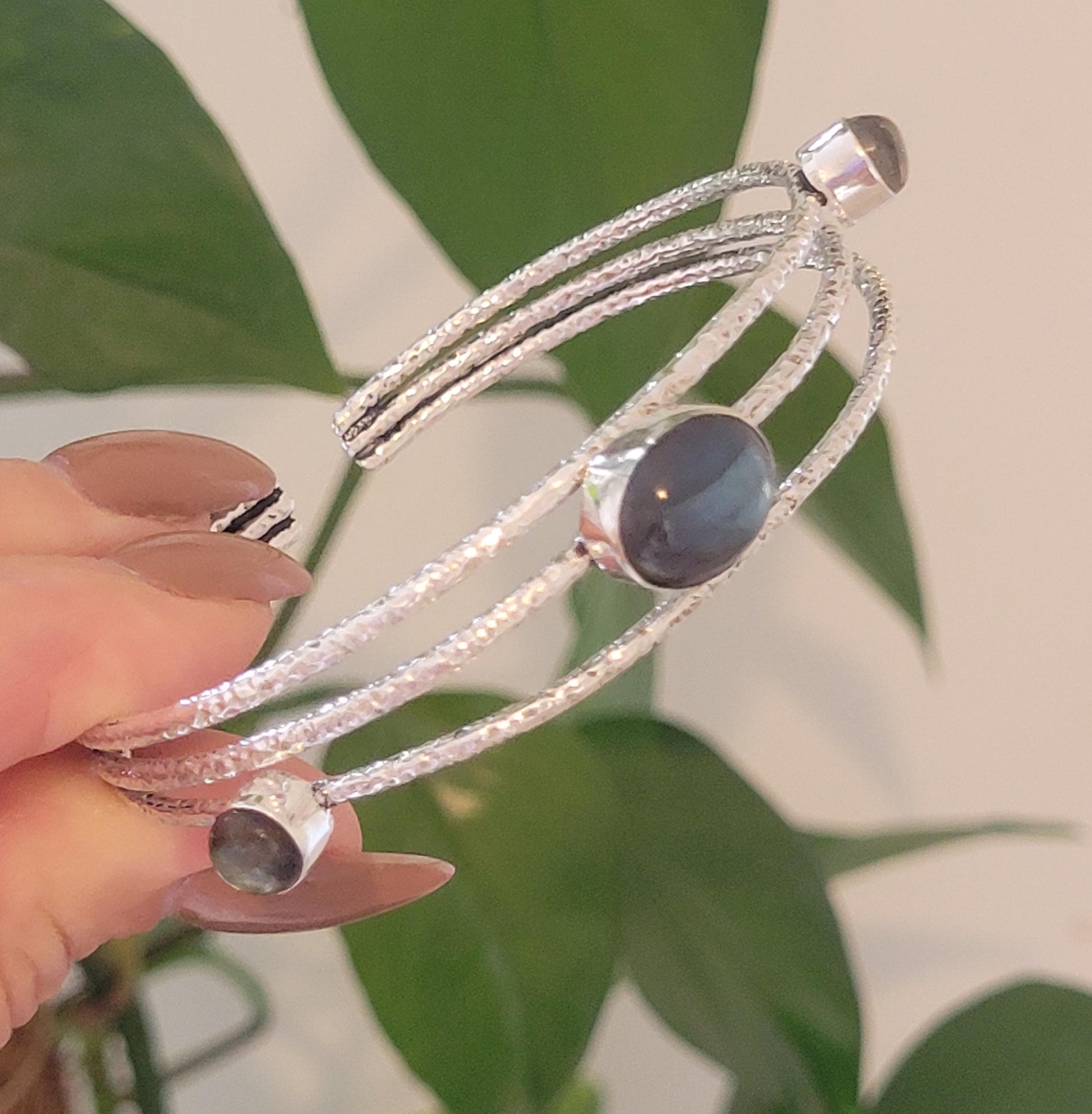 Silver cuff bracelet / Elegant / Hammered style / Luxurious / Gift / Gifting / Boho / Ethnic style / Bangle / Silver / Pretty