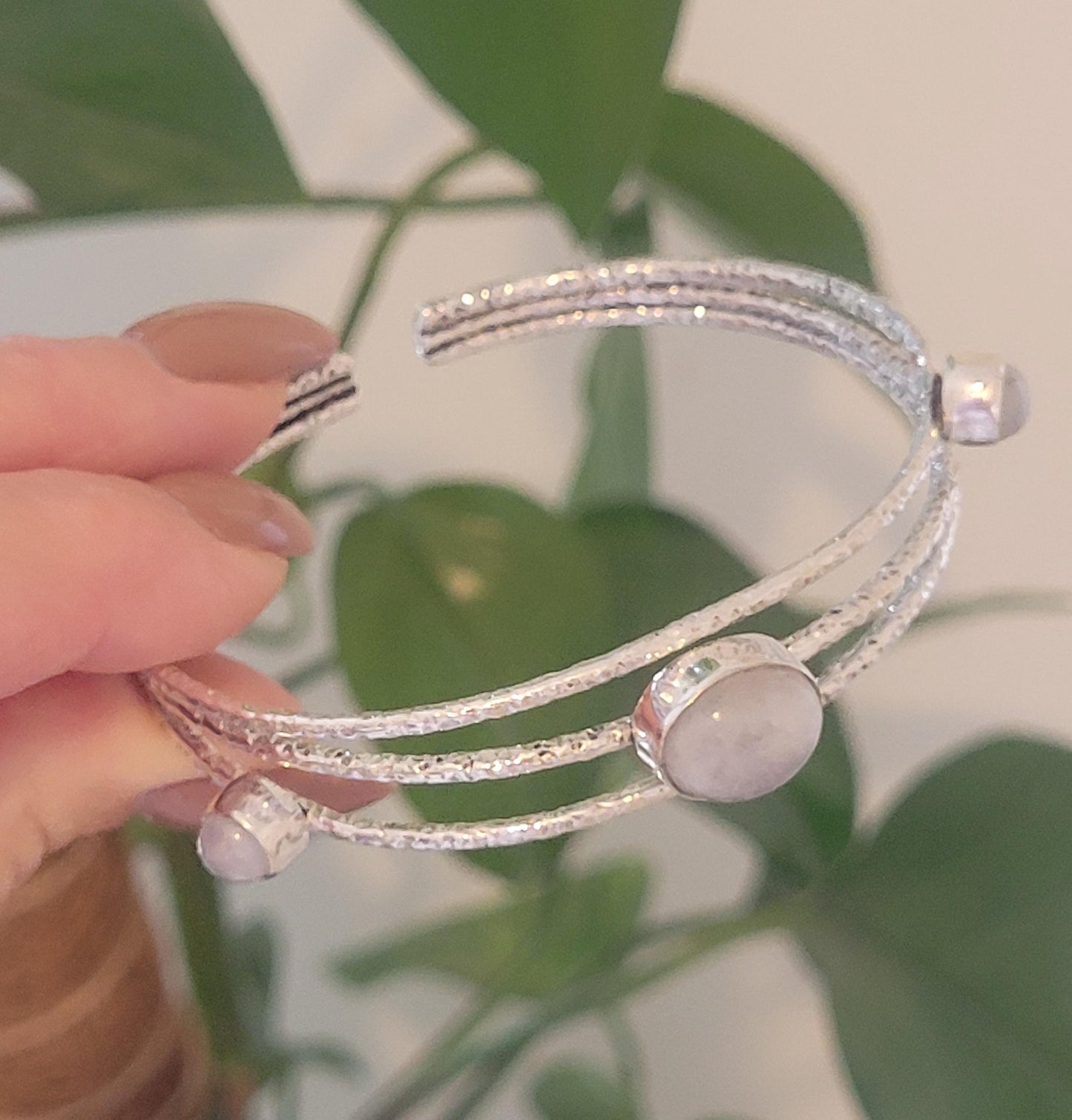 Silver cuff bracelet / Elegant / Hammered style / Luxurious / Gift / Gifting / Boho / Ethnic style / Bangle / Silver / Pretty