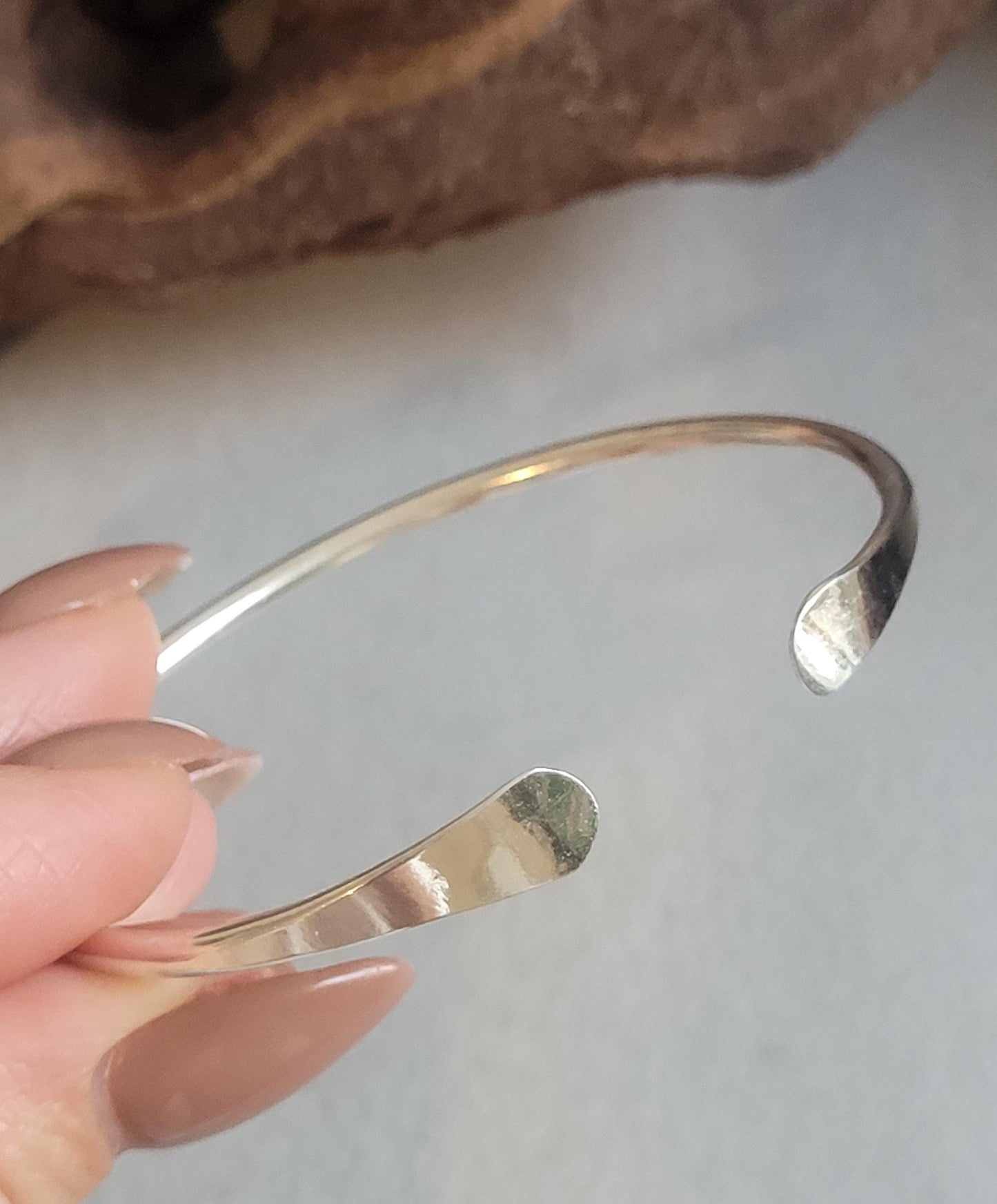 Silver hammered bracelet / Hammered jewellery / Adjustable / Simple bracelet / Minimal / Gift