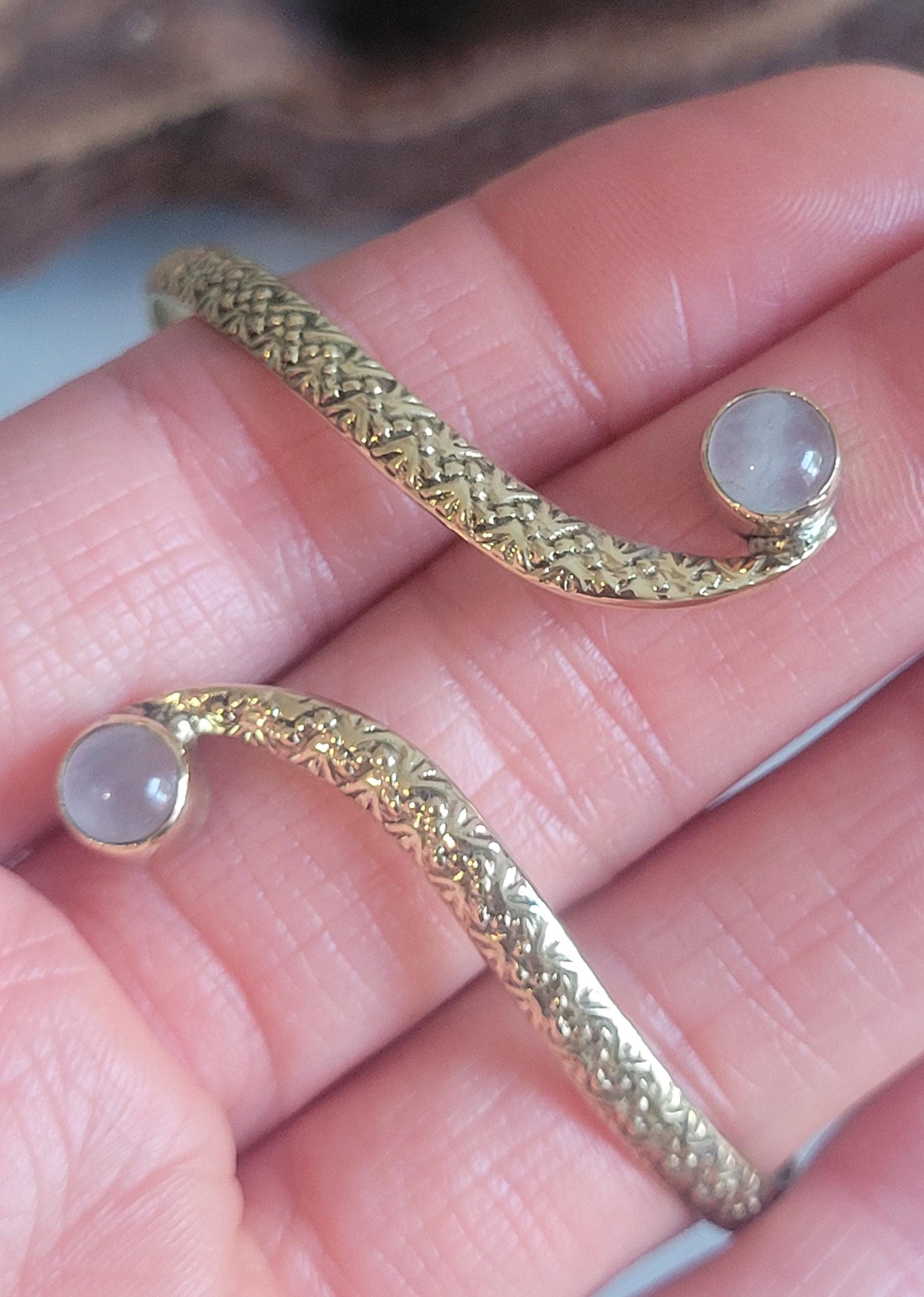 Golden double stone bracelet / Detailed cuff bracelet / Unique / Elegant / Brass / Gift idea/ Ethnic / Minimalist / Statement