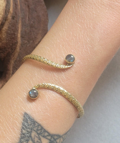 Golden double stone bracelet / Detailed cuff bracelet / Unique / Elegant / Brass / Gift idea/ Ethnic / Minimalist / Statement