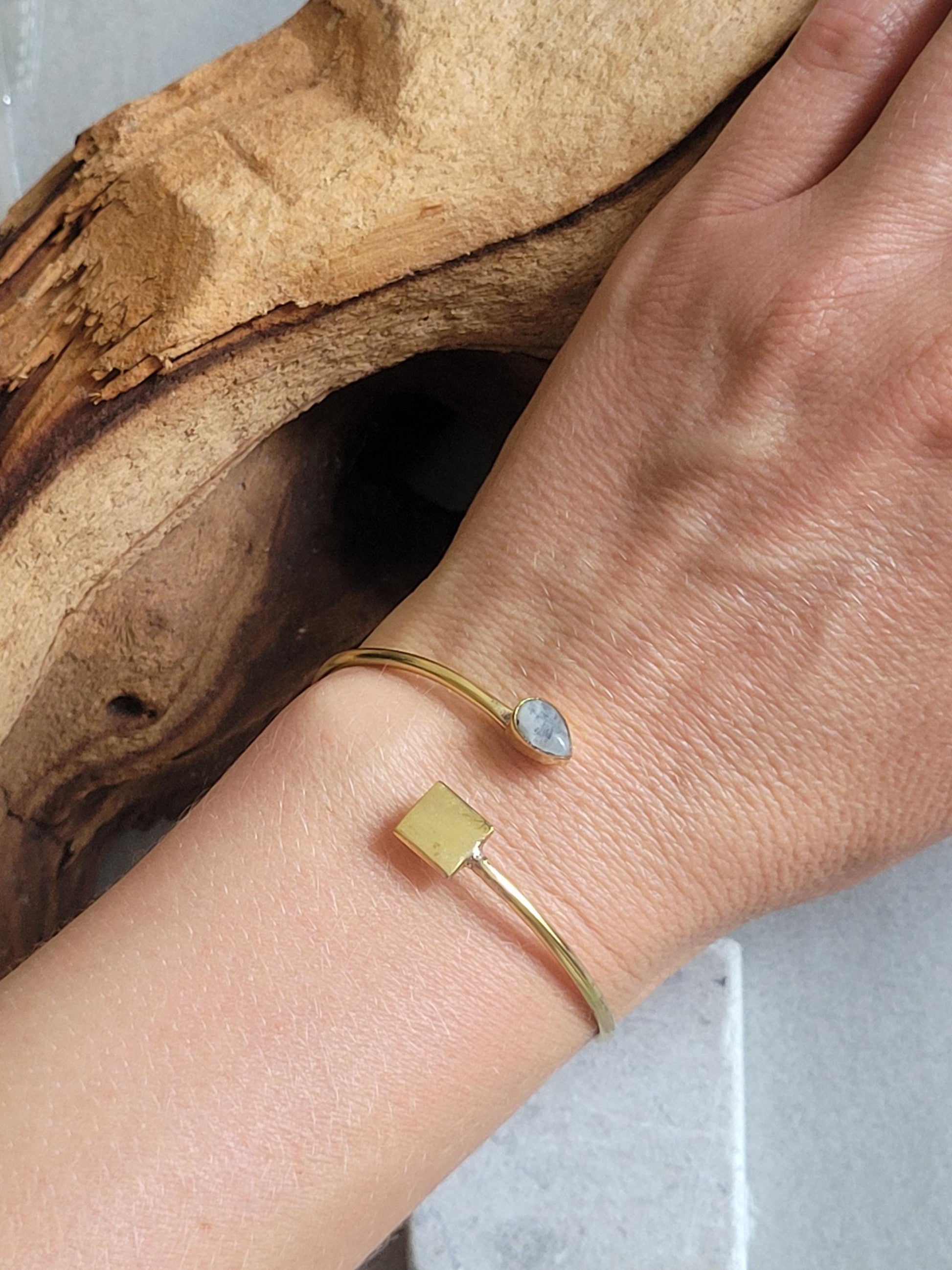 Golden bangle / Simple bracelet / Minimal / Minimalist / Elegant / Adjustable / Gift / Silver jewellery / Boho / Brass/ Gold