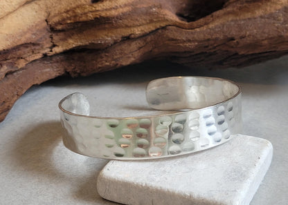 Silver hammered bracelet / Cuff / Simple band bracelet / Adjustable / Hammered jewellery / Statement piece / Gift