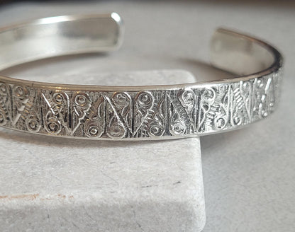 Silver bracelet / Detailed bracelet / Bangle Cuff / Simple / Minimal / Minimalist jewellery / Gift / Ethnic / Unisex bracelet / Band