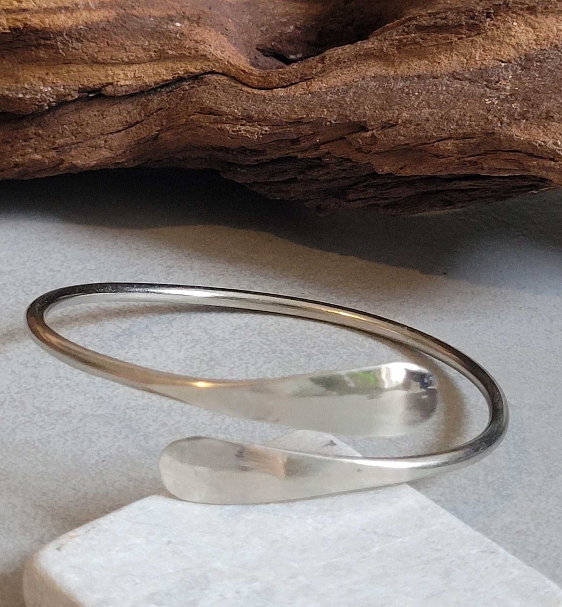 Silver bracelet / Hammered jewellery / Adjustable / Simple bracelet / Minimal / Gift / Simple / Minimalist / Pretty
