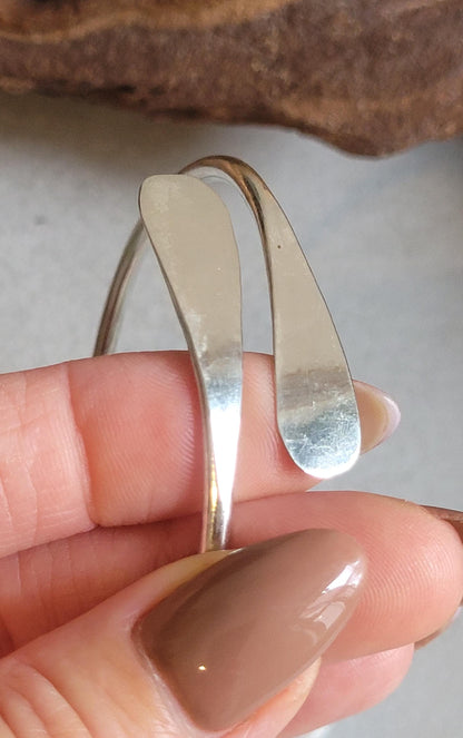 Silver bracelet / Hammered jewellery / Adjustable / Simple bracelet / Minimal / Gift / Simple / Minimalist / Pretty