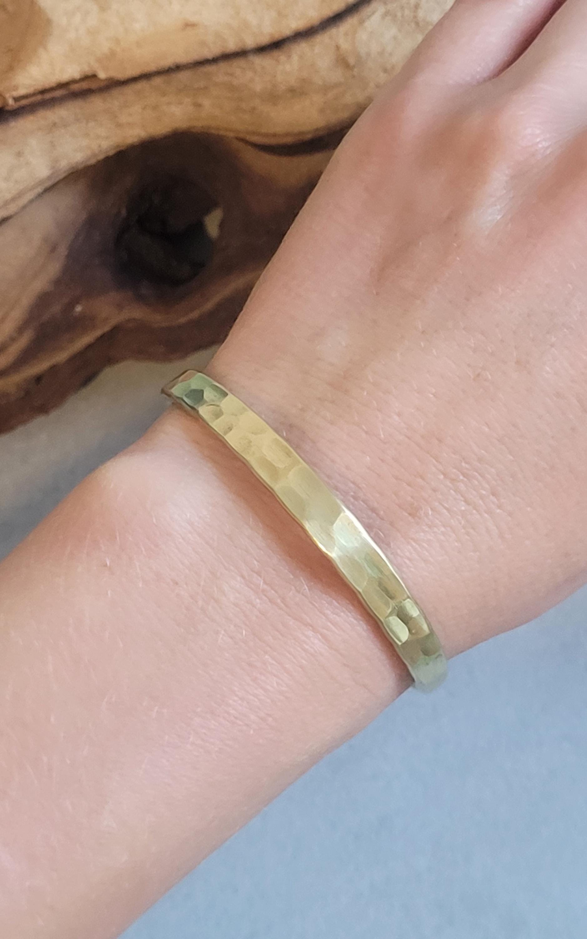 Gold bracelet / Hammered jewellery / Adjustable / Simple bracelet / Minimal / Gift / Simple / Minimalist / Pretty / Brass / Golden