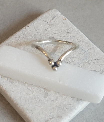 Minimalist Silver Point Ring: Elegant Dainty Jewelry