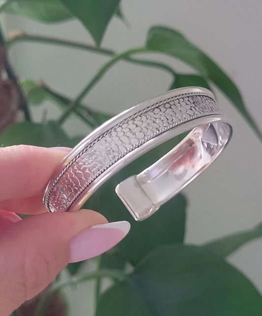 Detailed Silver Cuff Bracelet: Adjustable Ethnic Bangle