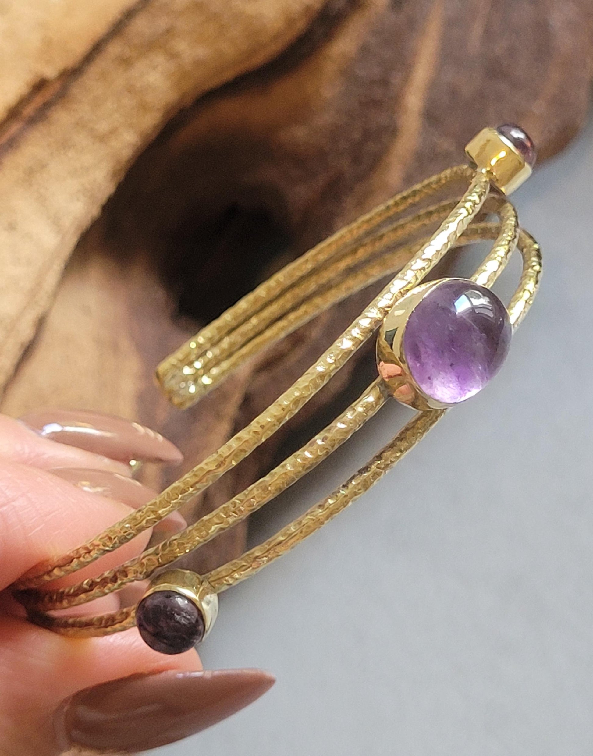 Golden cuff bracelet / Elegant / Hammered style / Luxurious / Gift / Gifting / Boho / Ethnic style / Brass / Gold / Pretty