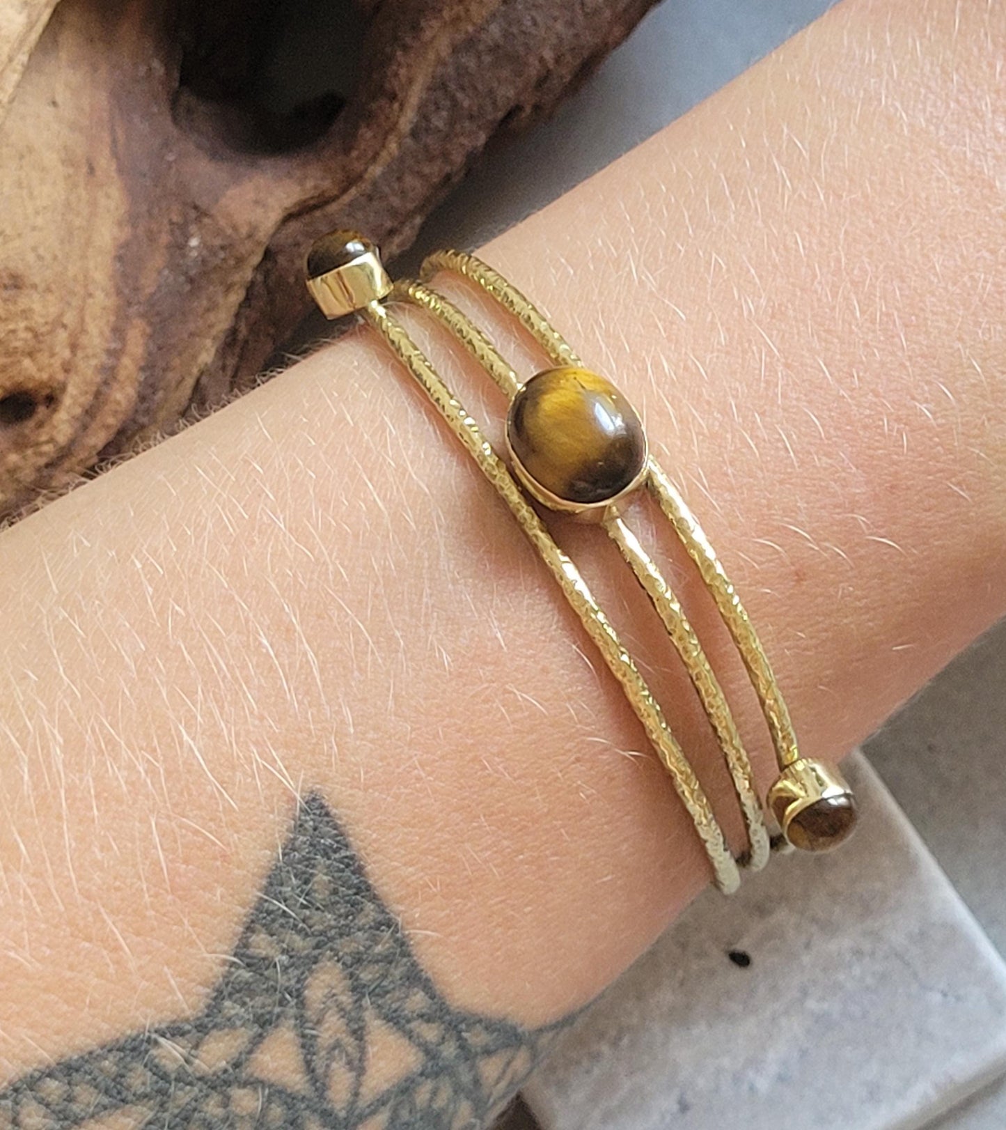 Golden cuff bracelet / Elegant / Hammered style / Luxurious / Gift / Gifting / Boho / Ethnic style / Brass / Gold / Pretty