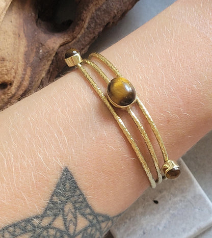 Golden cuff bracelet / Elegant / Hammered style / Luxurious / Gift / Gifting / Boho / Ethnic style / Brass / Gold / Pretty