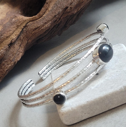 Silver cuff bracelet / Elegant / Hammered style / Luxurious / Gift / Gifting / Boho / Ethnic style / Bangle / Silver / Pretty