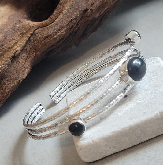 Silver cuff bracelet / Elegant / Hammered style / Luxurious / Gift / Gifting / Boho / Ethnic style / Bangle / Silver / Pretty