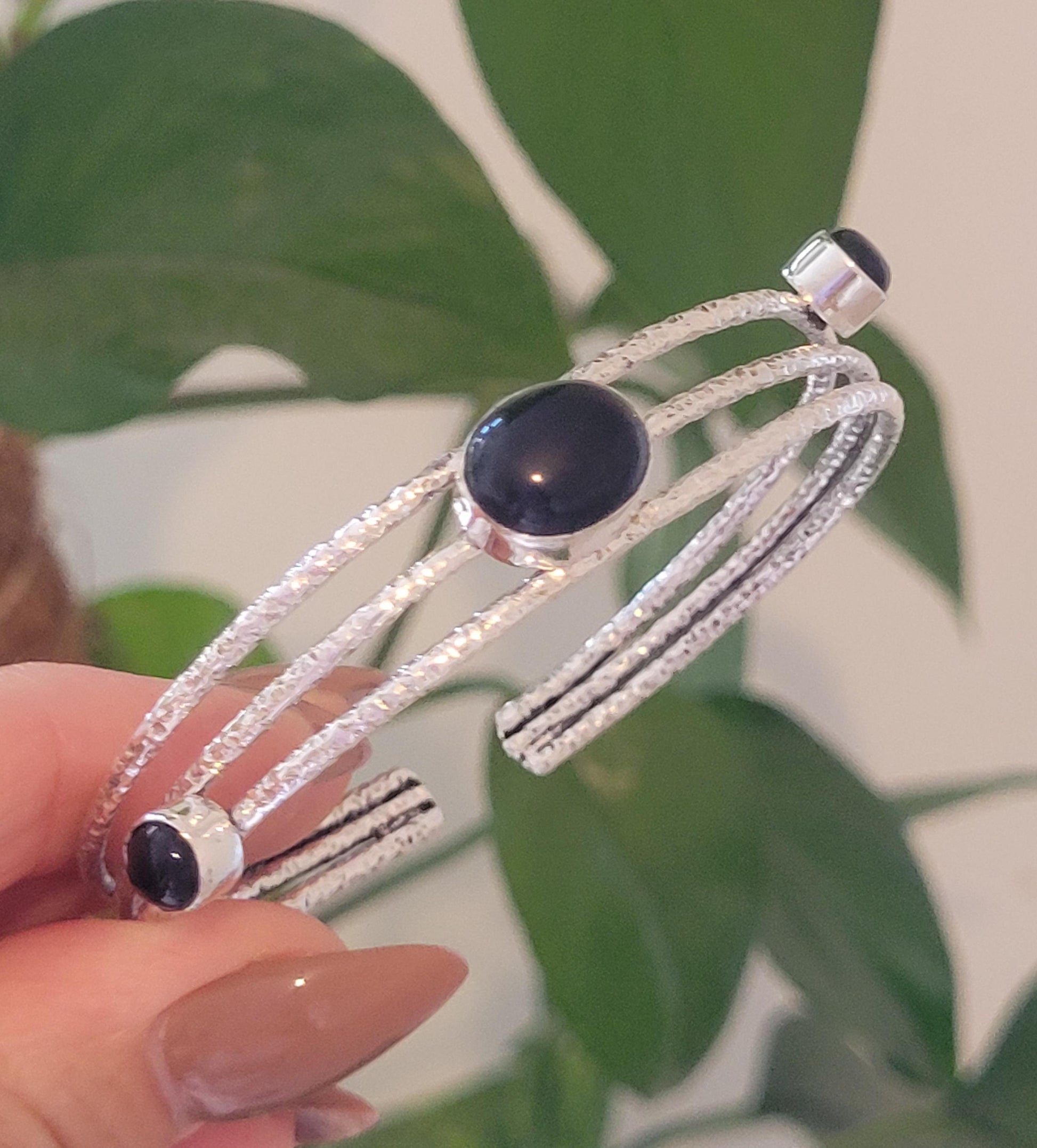 Silver cuff bracelet / Elegant / Hammered style / Luxurious / Gift / Gifting / Boho / Ethnic style / Bangle / Silver / Pretty