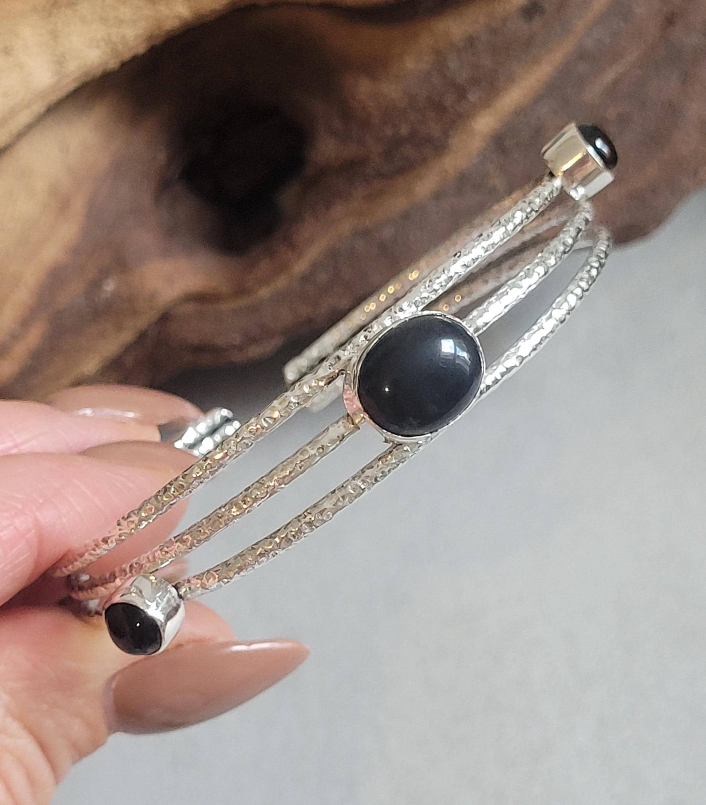 Silver cuff bracelet / Elegant / Hammered style / Luxurious / Gift / Gifting / Boho / Ethnic style / Bangle / Silver / Pretty