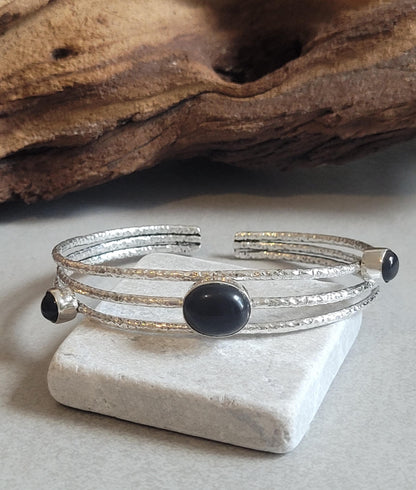Silver cuff bracelet / Elegant / Hammered style / Luxurious / Gift / Gifting / Boho / Ethnic style / Bangle / Silver / Pretty