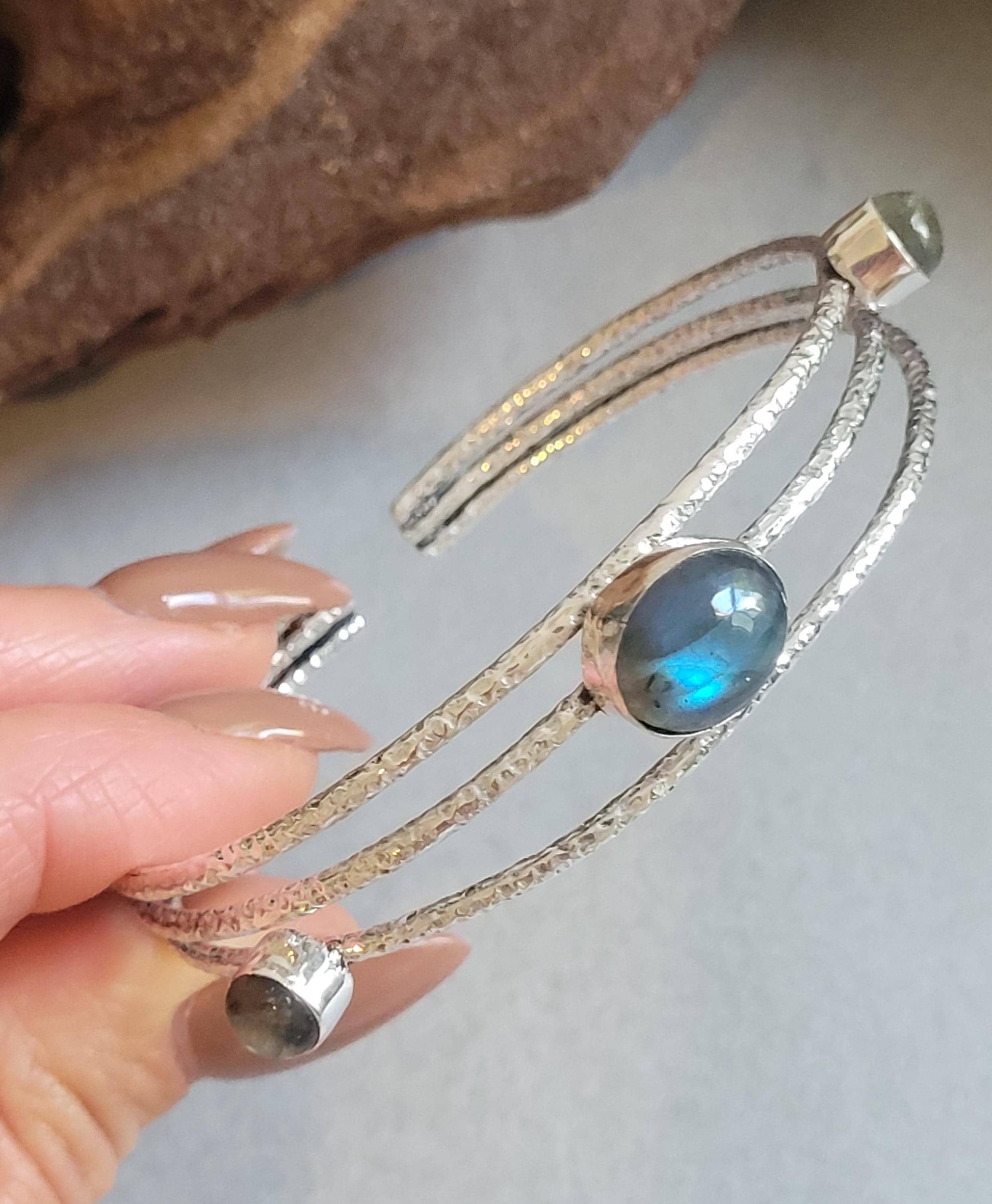 Silver cuff bracelet / Elegant / Hammered style / Luxurious / Gift / Gifting / Boho / Ethnic style / Bangle / Silver / Pretty