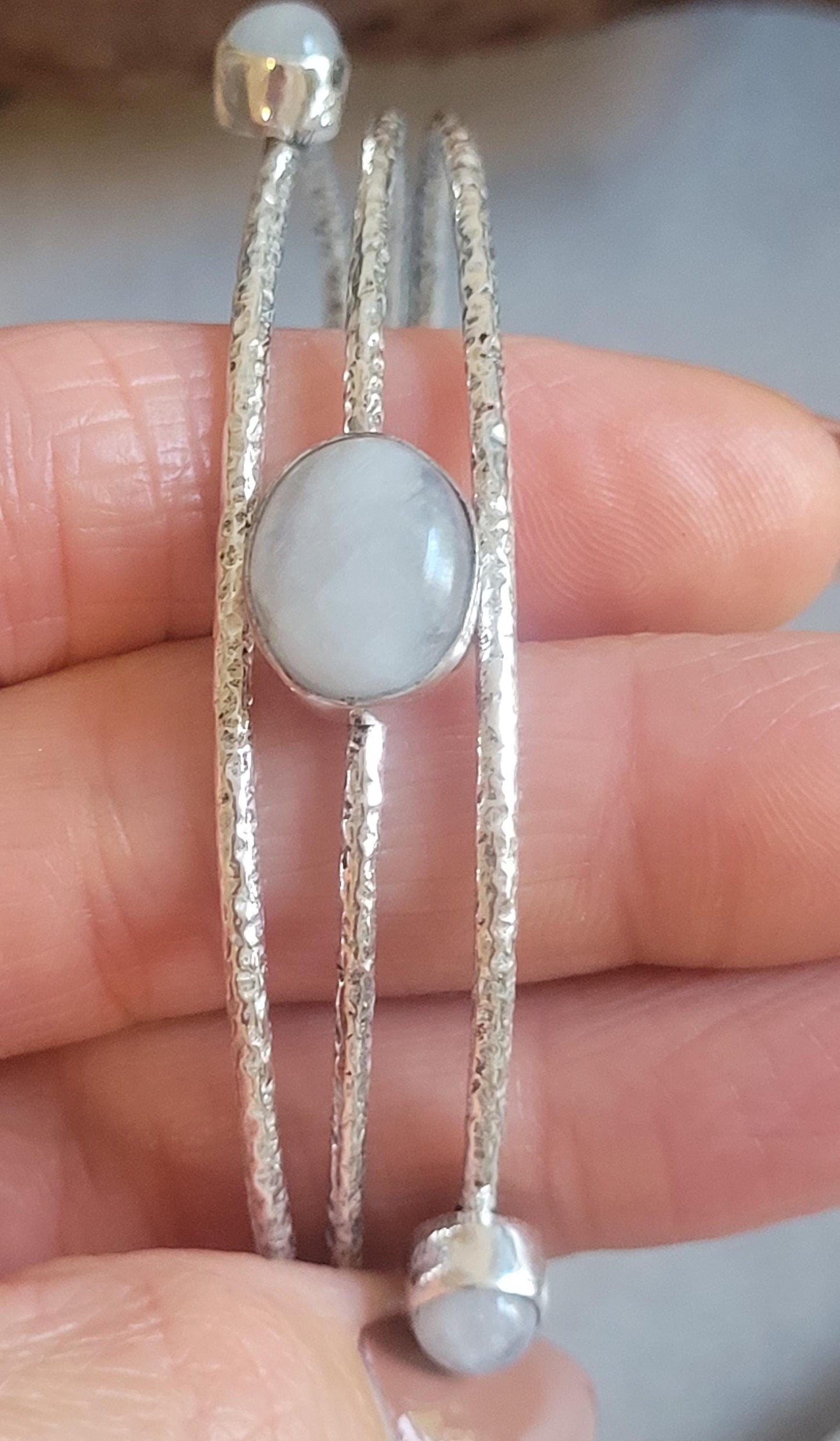 Silver cuff bracelet / Elegant / Hammered style / Luxurious / Gift / Gifting / Boho / Ethnic style / Bangle / Silver / Pretty