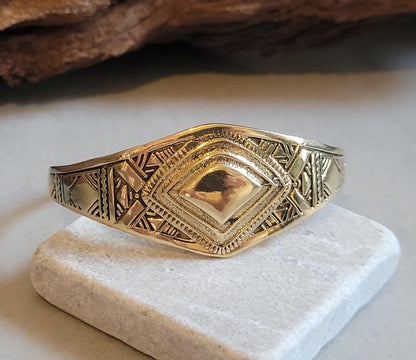 Gold detailed bracelet / Traditional / Intricate patterns / Cuff / Unique / Bracelet / Tribal / Ethnic / Jewellery / Brass