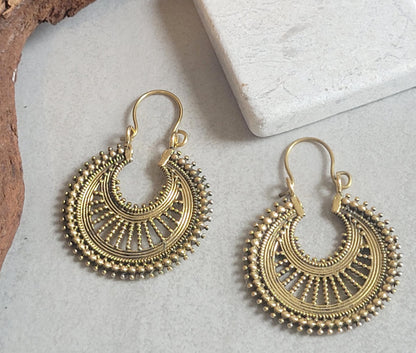 Brassearrings / Detailed hoops / Bohemian jewellery / Gift idea / Elegant earrings / Gold jewelry / Pretty / Golden