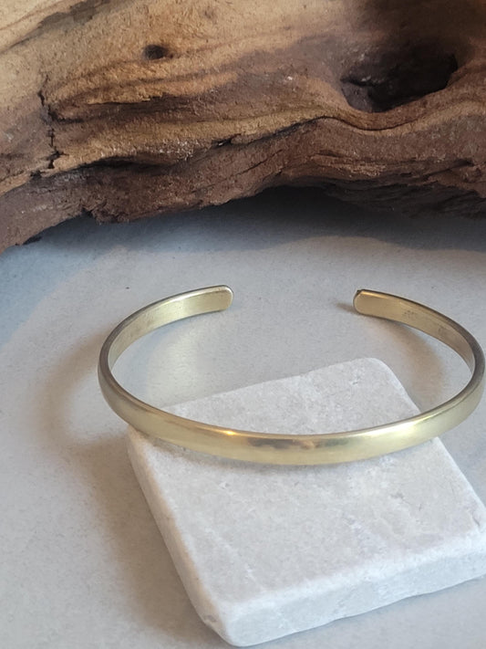 Simple brass bangle / Gift / Gold / Golden / Stackable bracelet / Stacking / Gift idea / Bracelet / Minimal / Minimalist