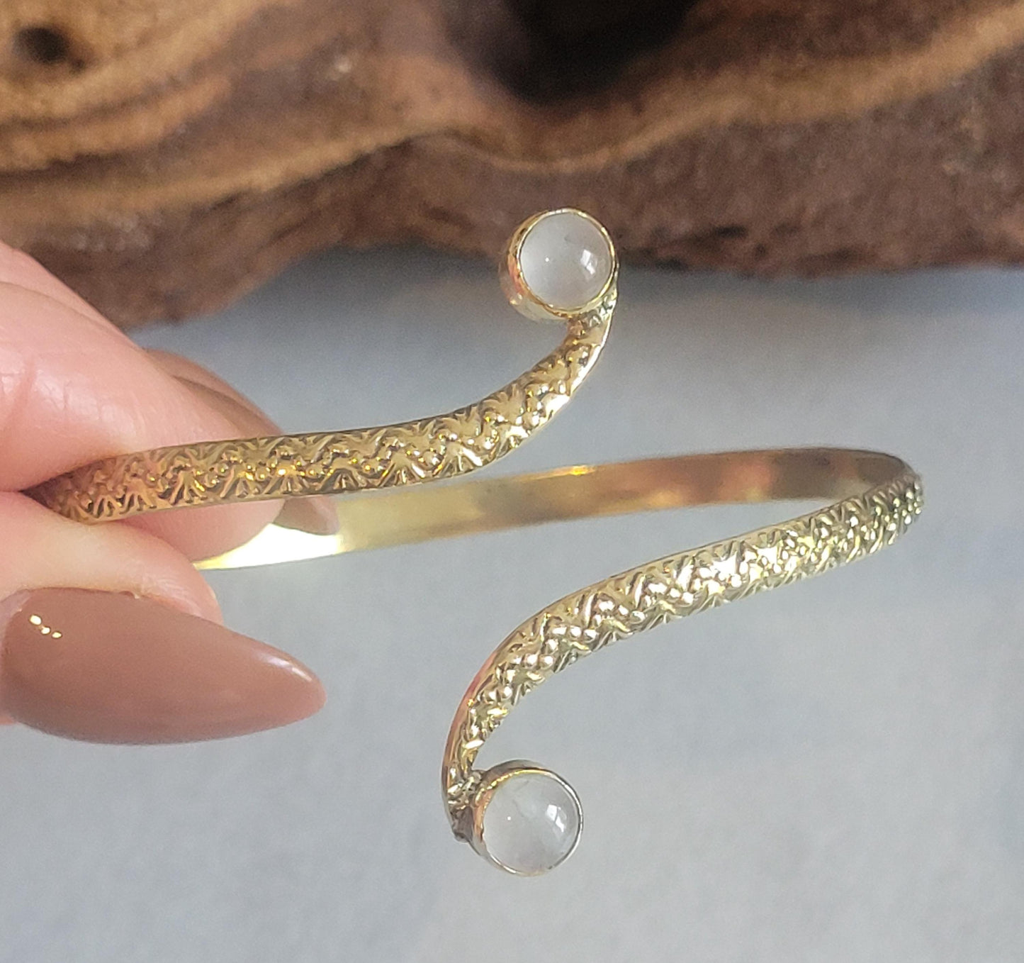 Golden double stone bracelet / Detailed cuff bracelet / Unique / Elegant / Brass / Gift idea/ Ethnic / Minimalist / Statement