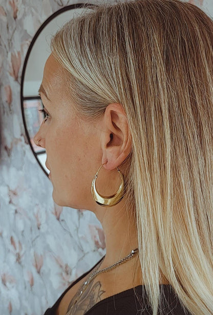 Chunky Brass Hoop Earrings: Lightweight Boho Style