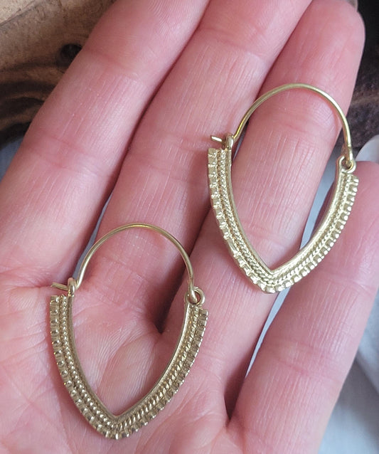 Dainty Detailed Hoops: Minimalist Bohemian Earrings / Everyday jewellery