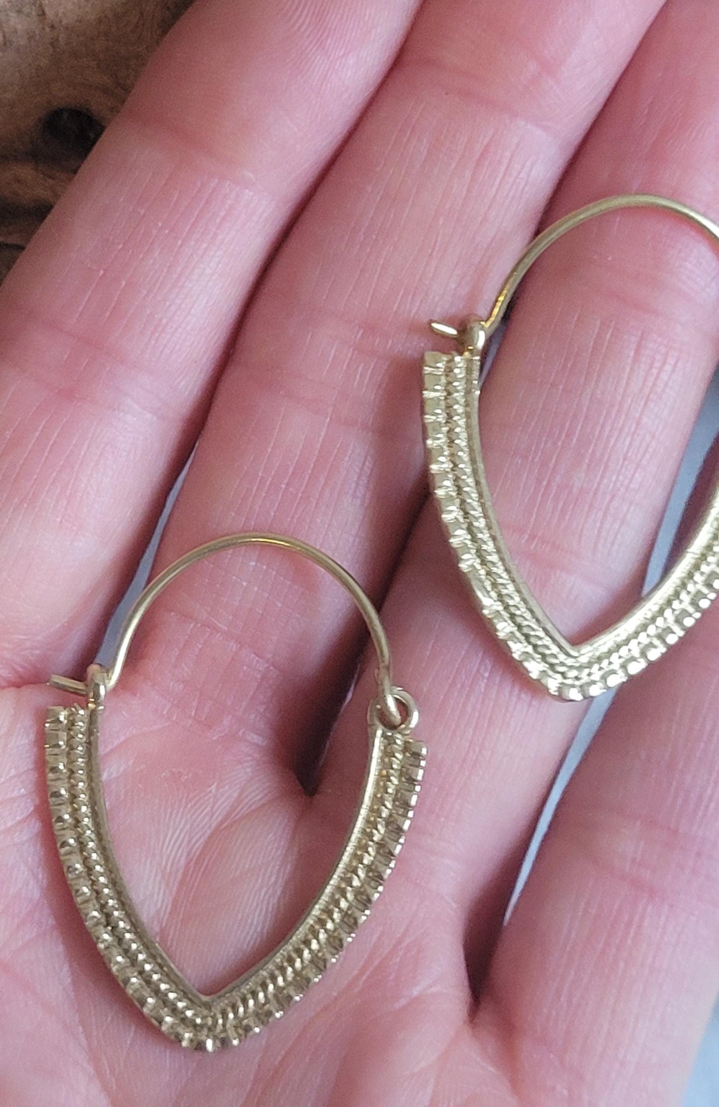 Dainty Detailed Hoops: Minimalist Bohemian Earrings / Everyday jewellery