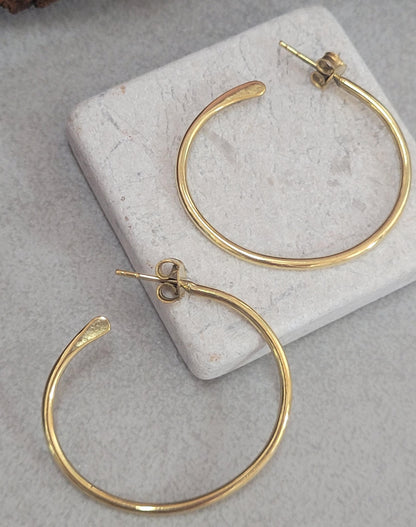 Simple brass hoops / Hoop earrings / Hammered style jewelry / Gift / Minimal