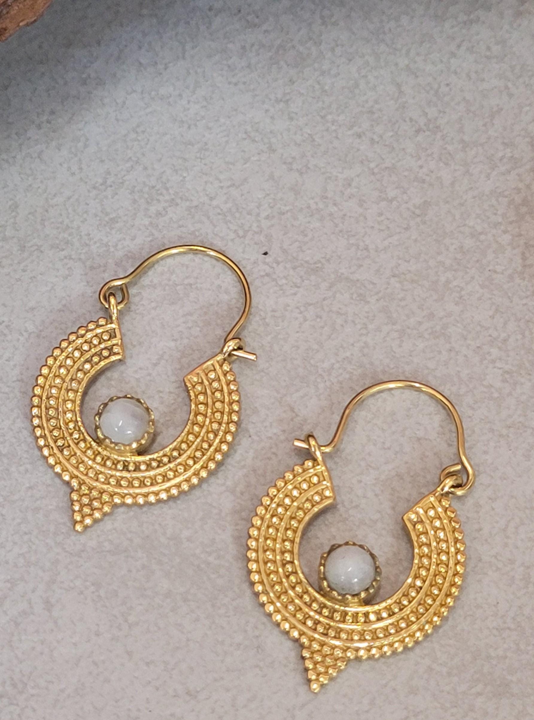 Small gold hoops: Bohemian jewellery
