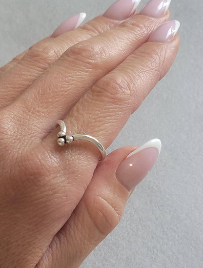Minimalist Silver Point Ring: Elegant Dainty Jewelry