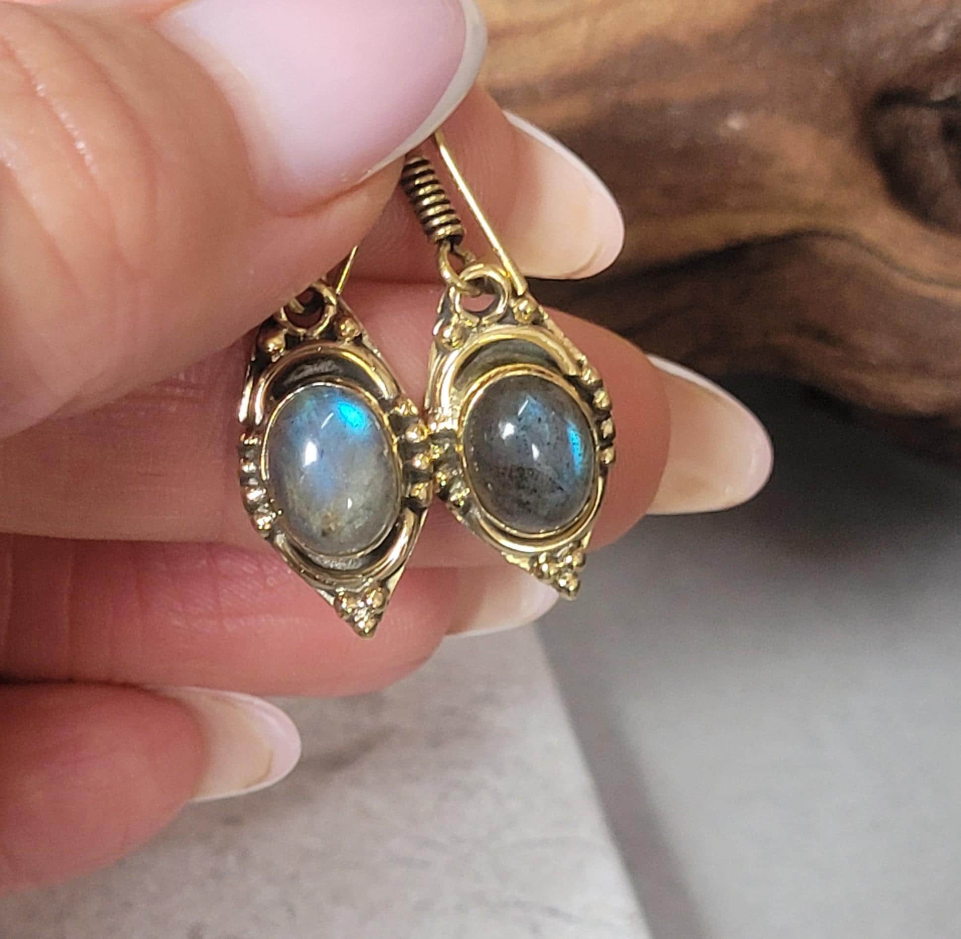 Brass dangle earrings: Small elegant earrings