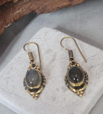 Brass dangle earrings: Small elegant earrings