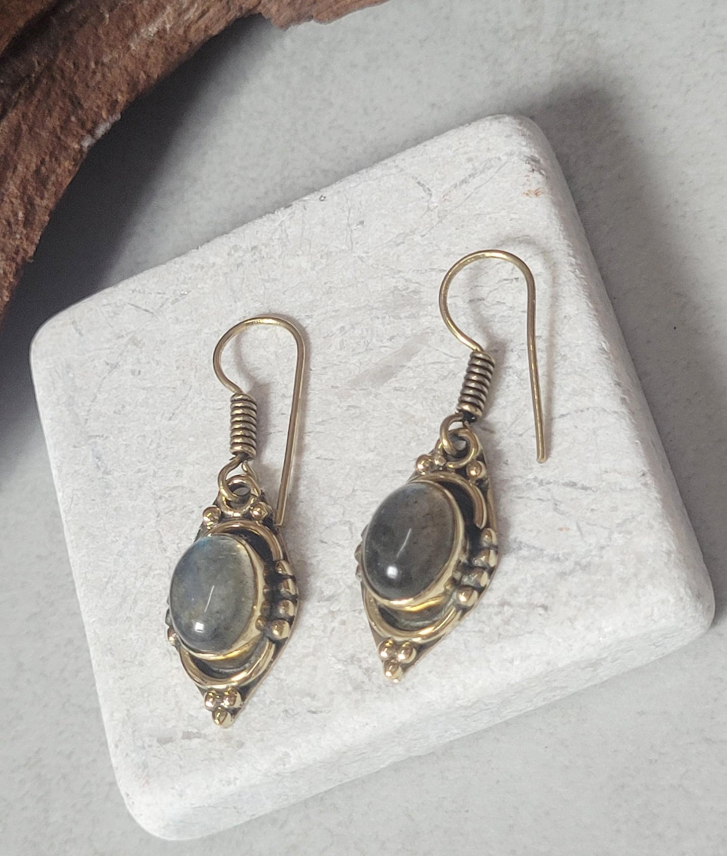 Brass dangle earrings: Small elegant earrings