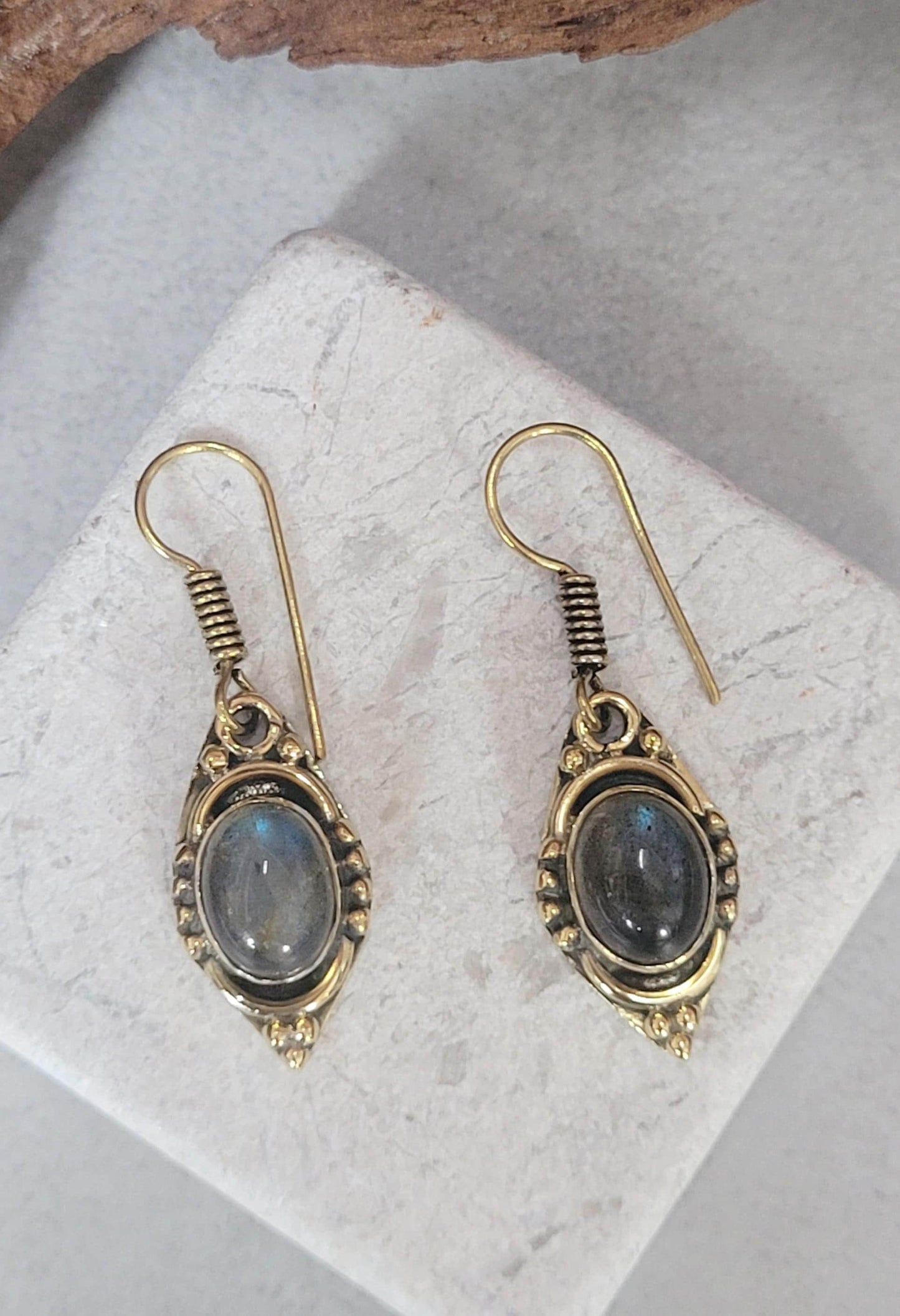 Brass dangle earrings: Small elegant earrings