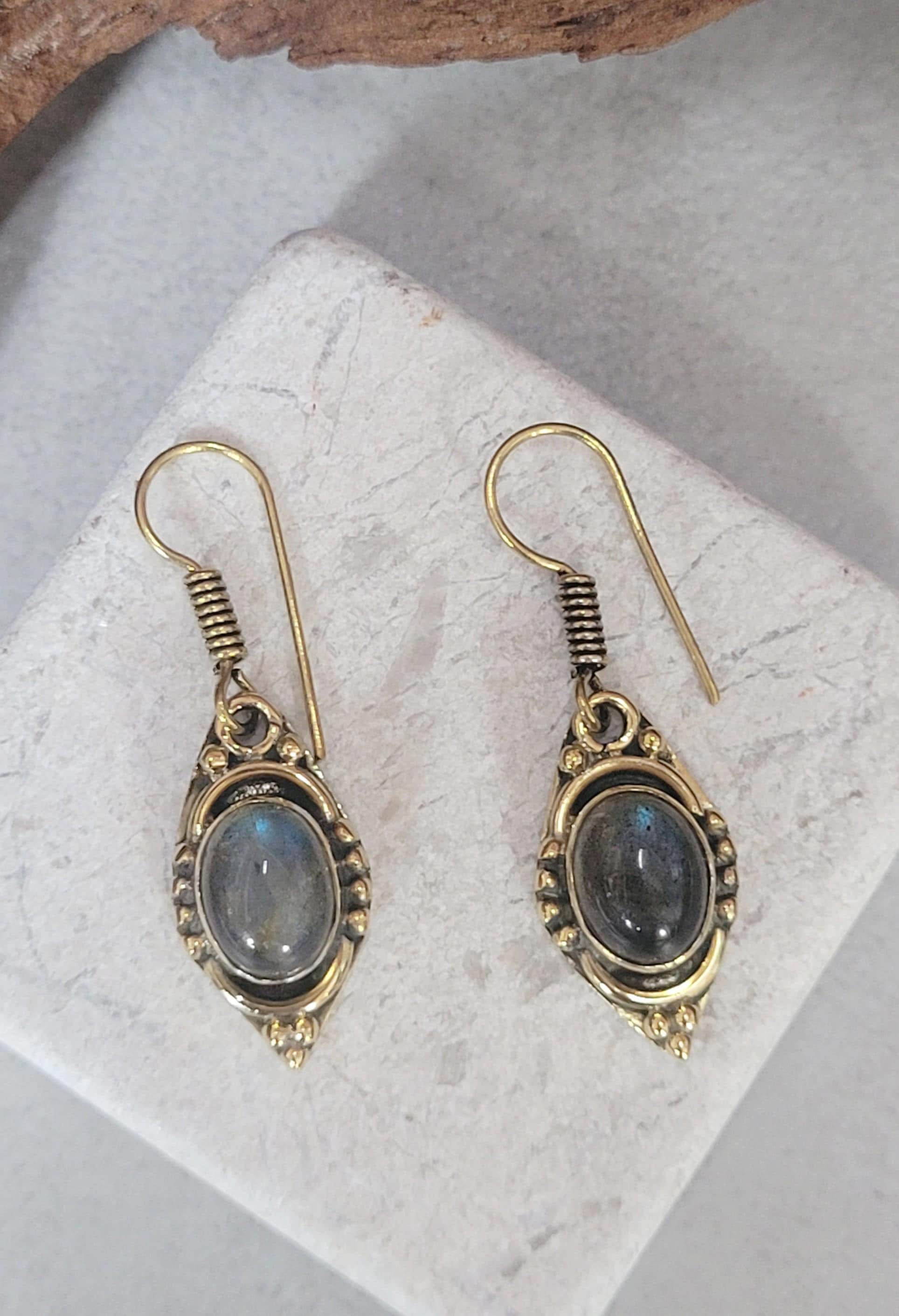 Brass dangle earrings: Small elegant earrings