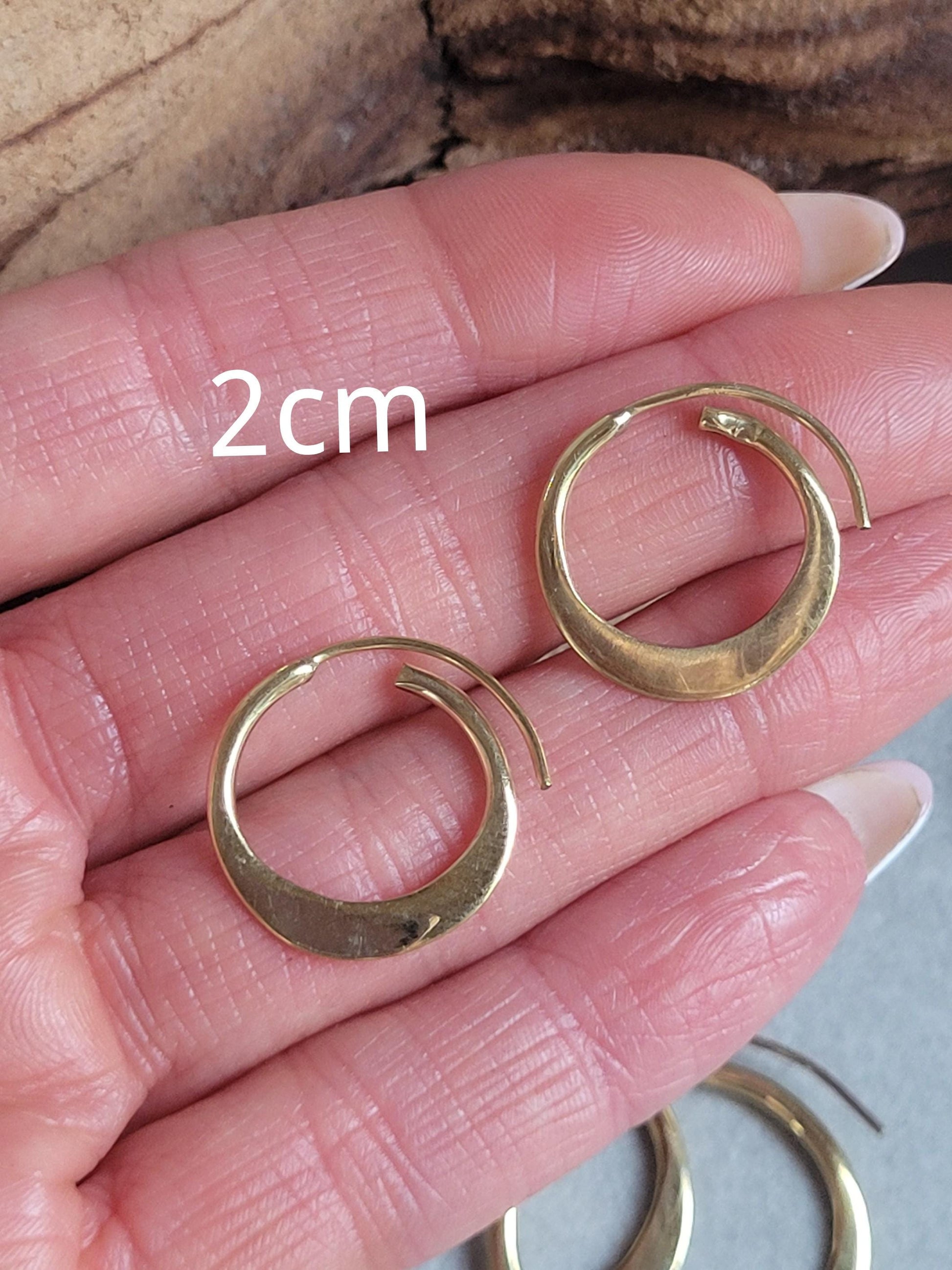 Brass hammered hoops / Hoop earrings / Small hoops / Large hoops / Hippie / Unique / Free shipping