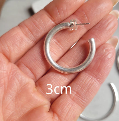 Thin silver hoops / Hoop earrings / Small hoops / Large hoops / Elegant / Everyday wear / Lightweight / Minimal / Boho / Gift