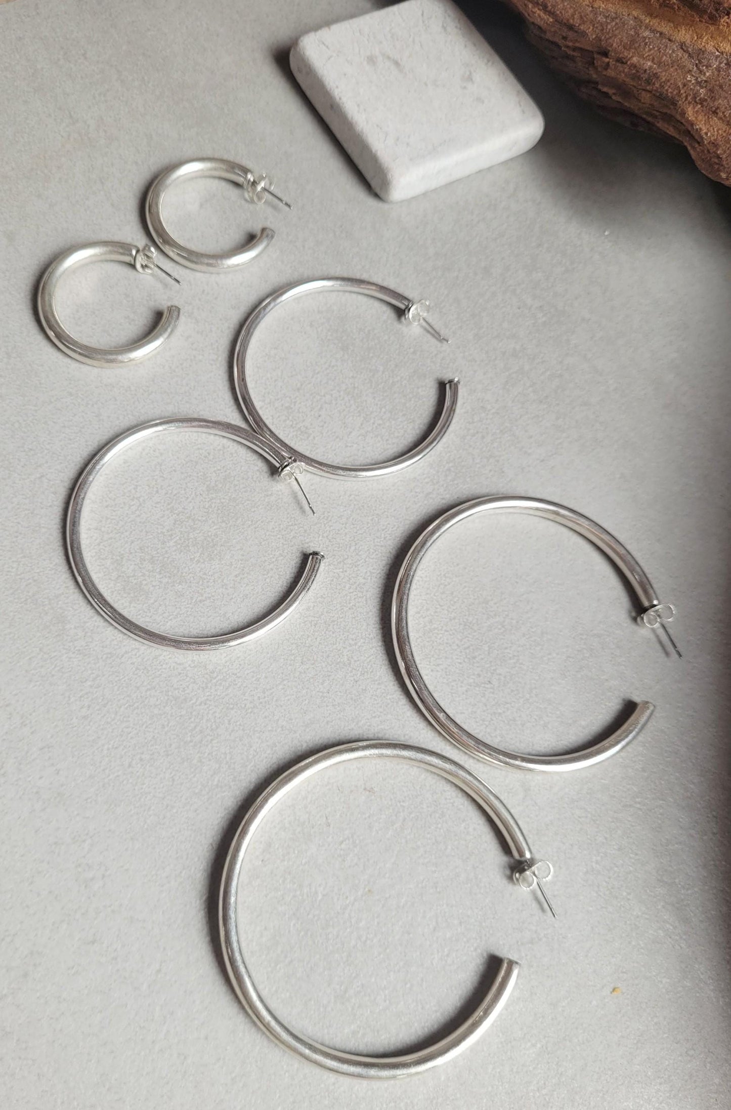 Thin silver hoops / Hoop earrings / Small hoops / Large hoops / Elegant / Everyday wear / Lightweight / Minimal / Boho / Gift