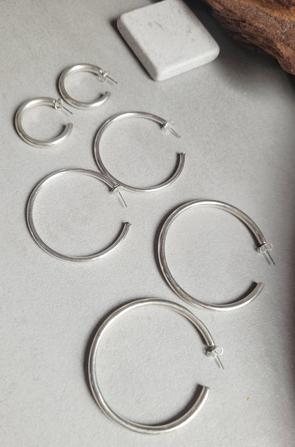 Thin silver hoops / Hoop earrings / Small hoops / Large hoops / Elegant / Everyday wear / Lightweight / Minimal / Boho / Gift